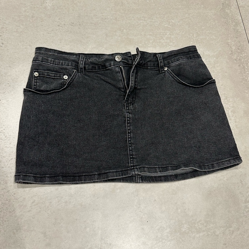Edikted Charcoal Mini Skirt